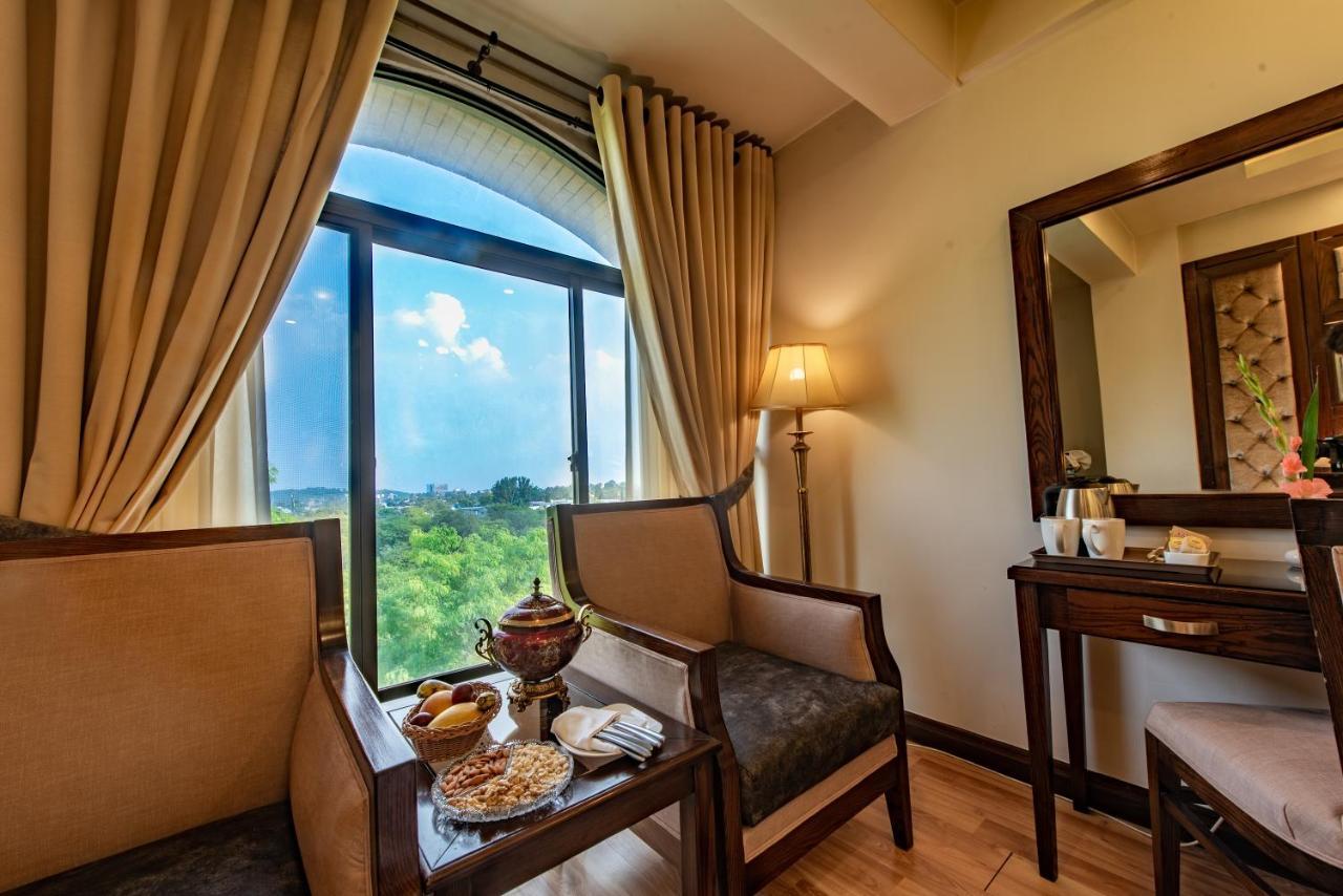 Envoy Continental Hotel Islamabad Extérieur photo