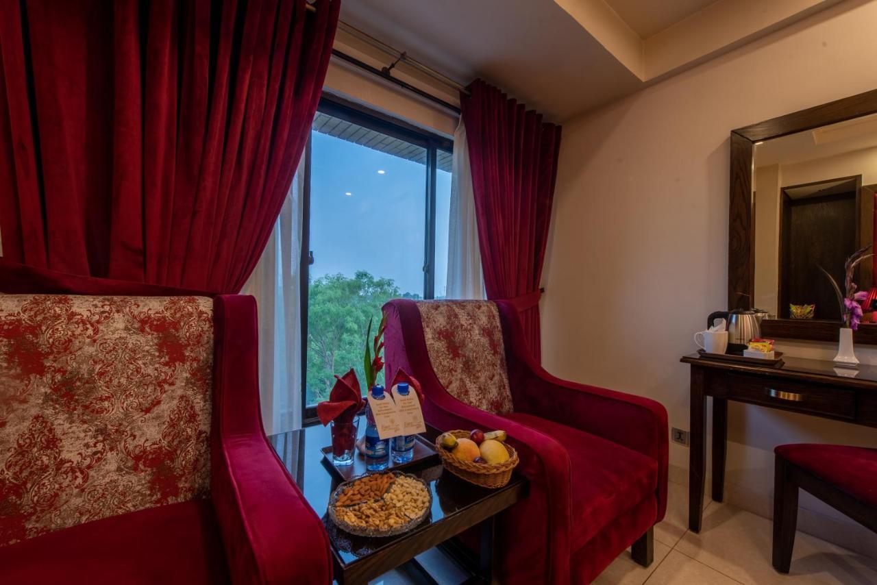 Envoy Continental Hotel Islamabad Extérieur photo