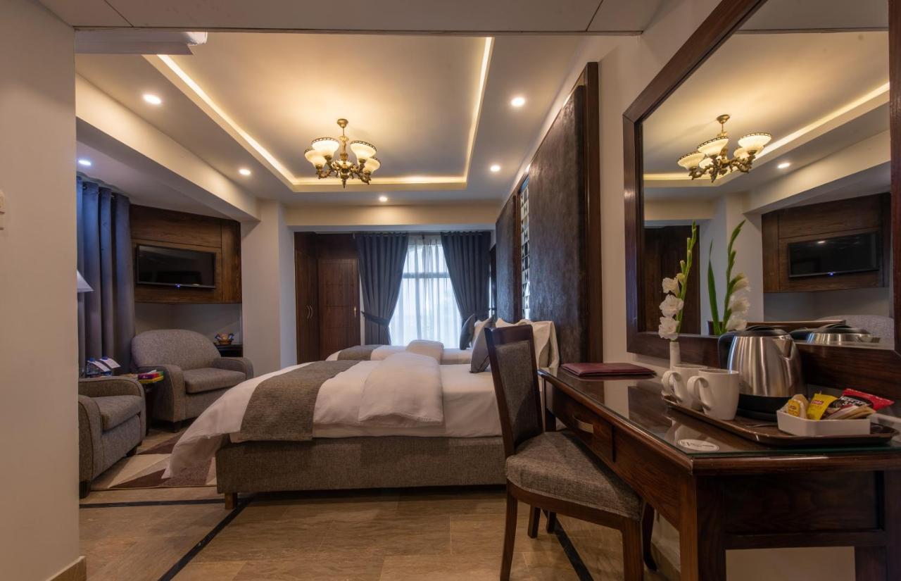 Envoy Continental Hotel Islamabad Extérieur photo