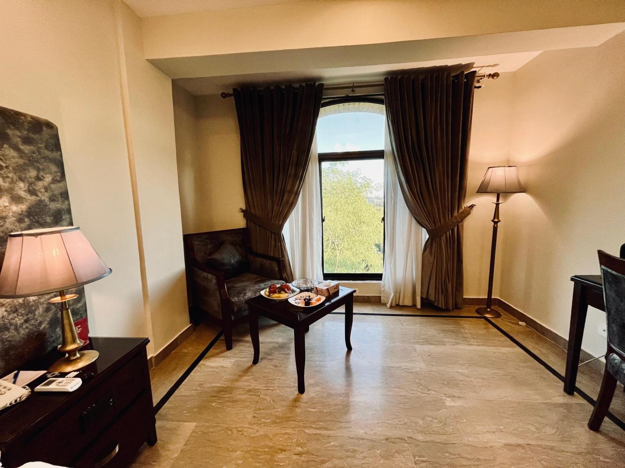 Envoy Continental Hotel Islamabad Extérieur photo