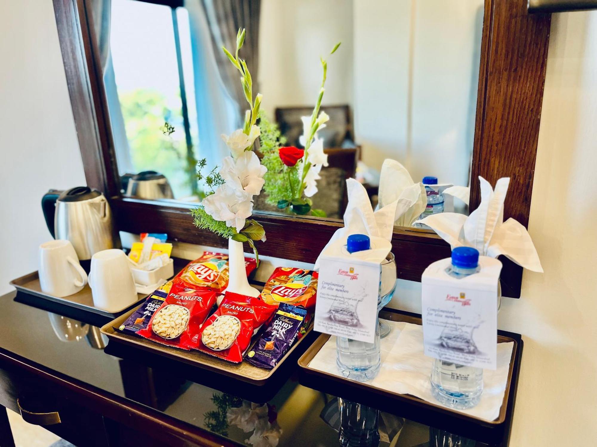 Envoy Continental Hotel Islamabad Extérieur photo