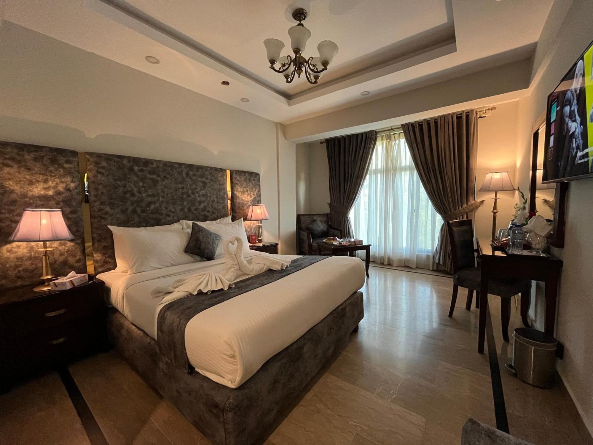 Envoy Continental Hotel Islamabad Extérieur photo