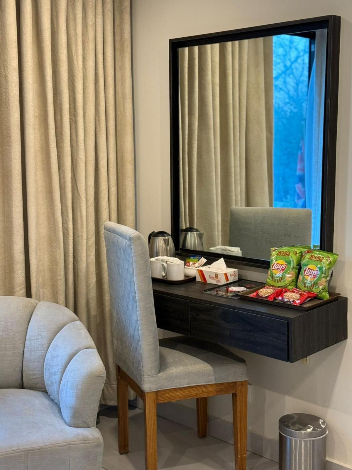 Envoy Continental Hotel Islamabad Extérieur photo